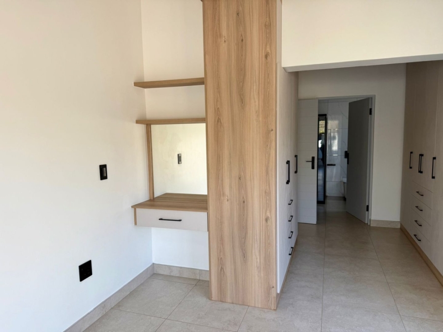 To Let 4 Bedroom Property for Rent in Melodie North West